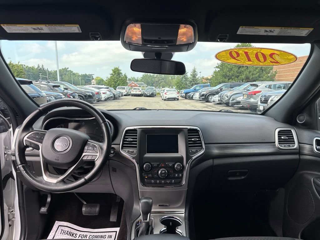 Used 2019 Jeep Grand Cherokee Laredo AWD/4WD image 14