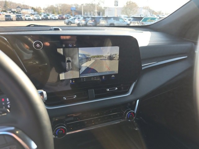 Used 2025 Chevrolet Equinox LT w/ Convenience Package II image 18