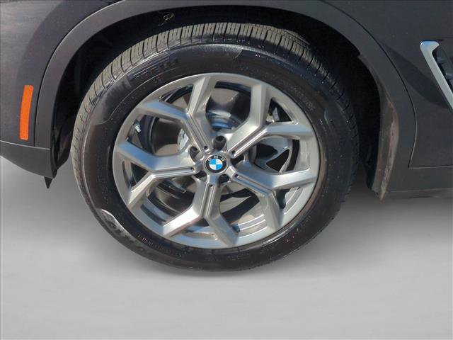 Certified 2025 BMW X4 xDrive30i w/ Premium Package image 25