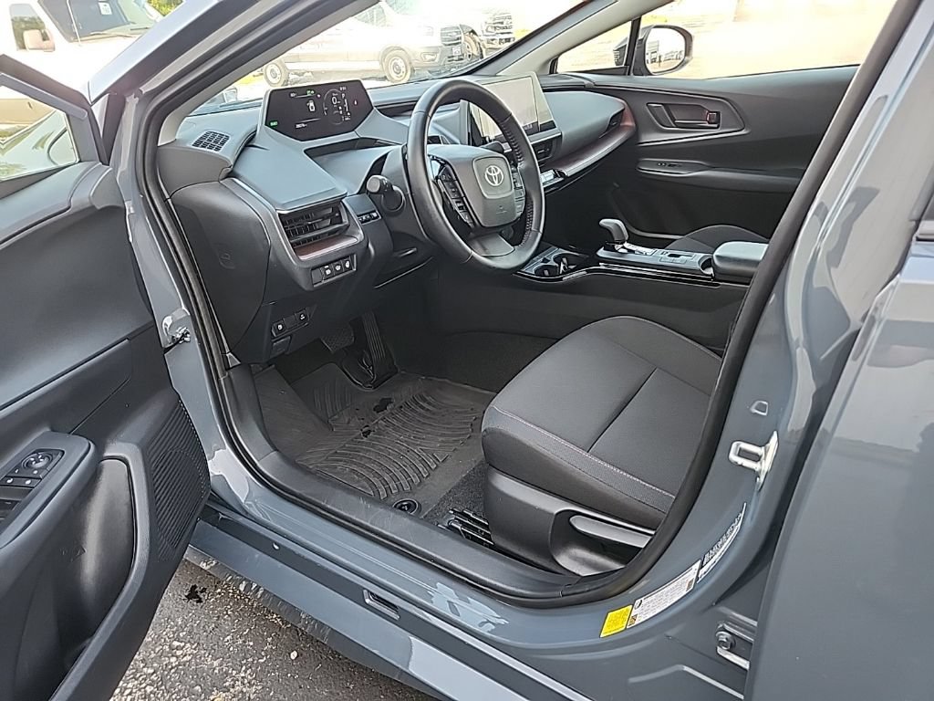 Used 2024 Toyota Prius Prime FWD image 28