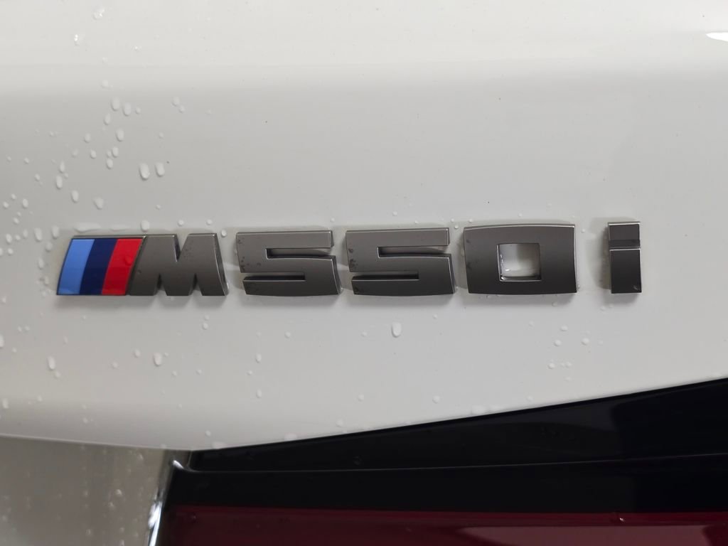 Used 2021 BMW M550i xDrive w/ Executive Package image 9