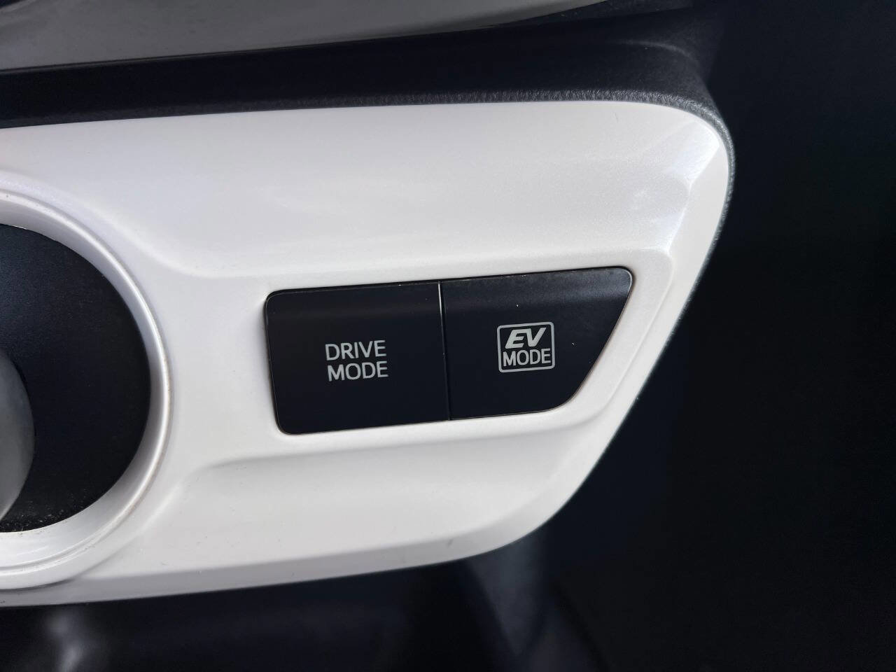 Used 2016 Toyota Prius Two image 17