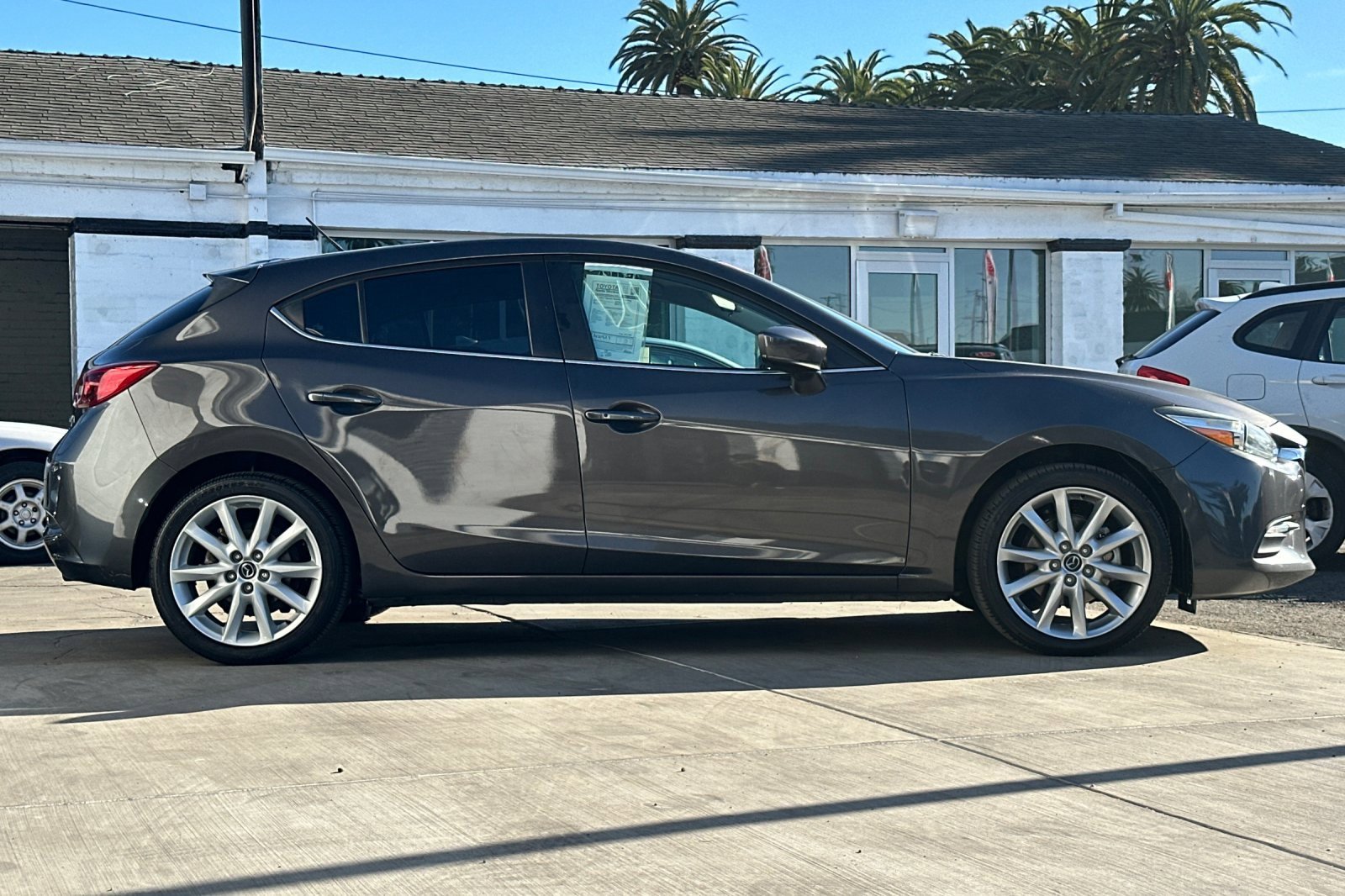 Used 2017 MAZDA MAZDA3 Touring image 3