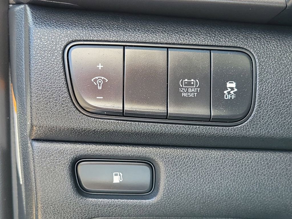 Used 2018 Kia Niro LX FWD image 23