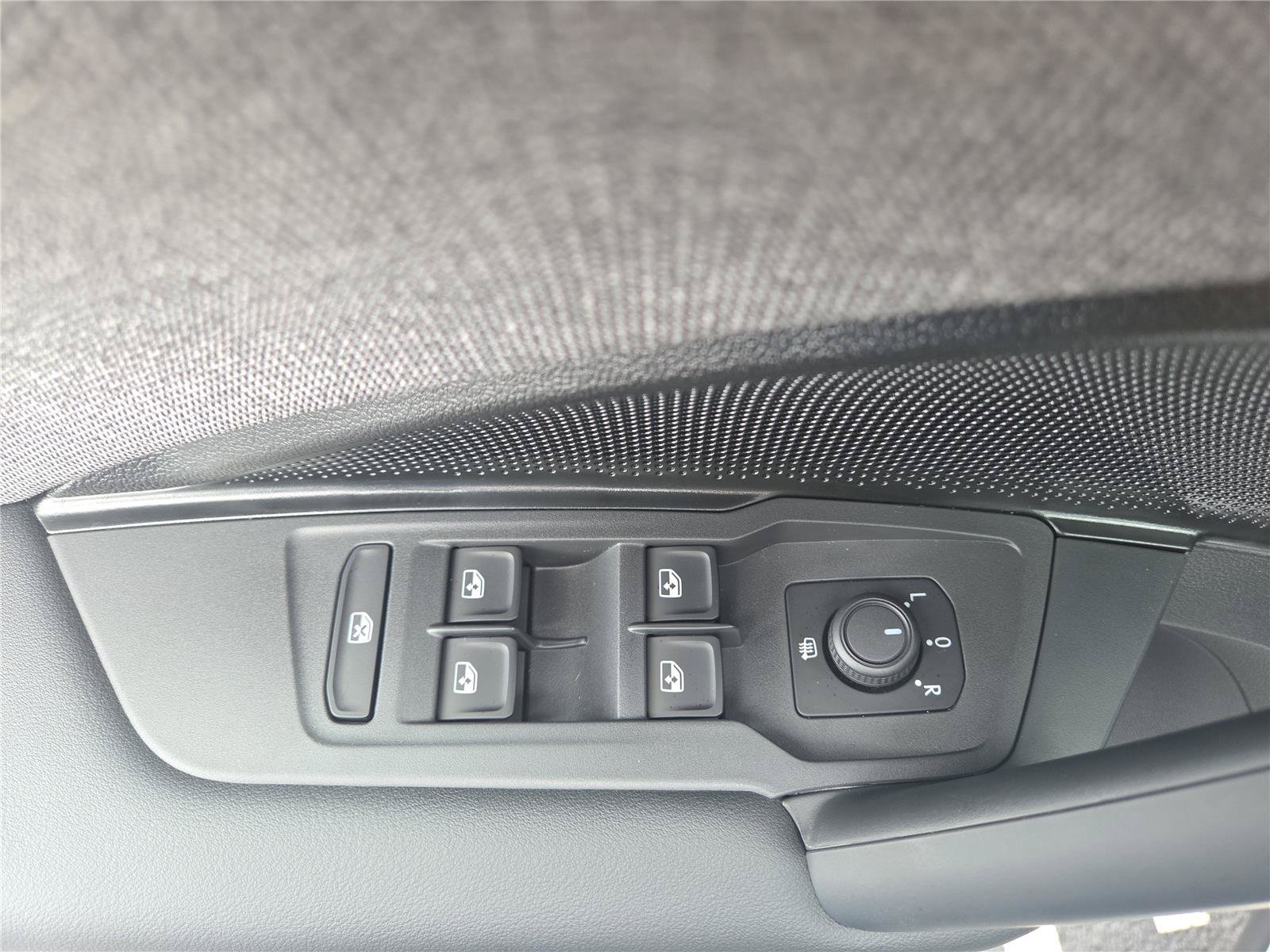 New 2026 Volkswagen Tiguan S AWD/4WD image 13