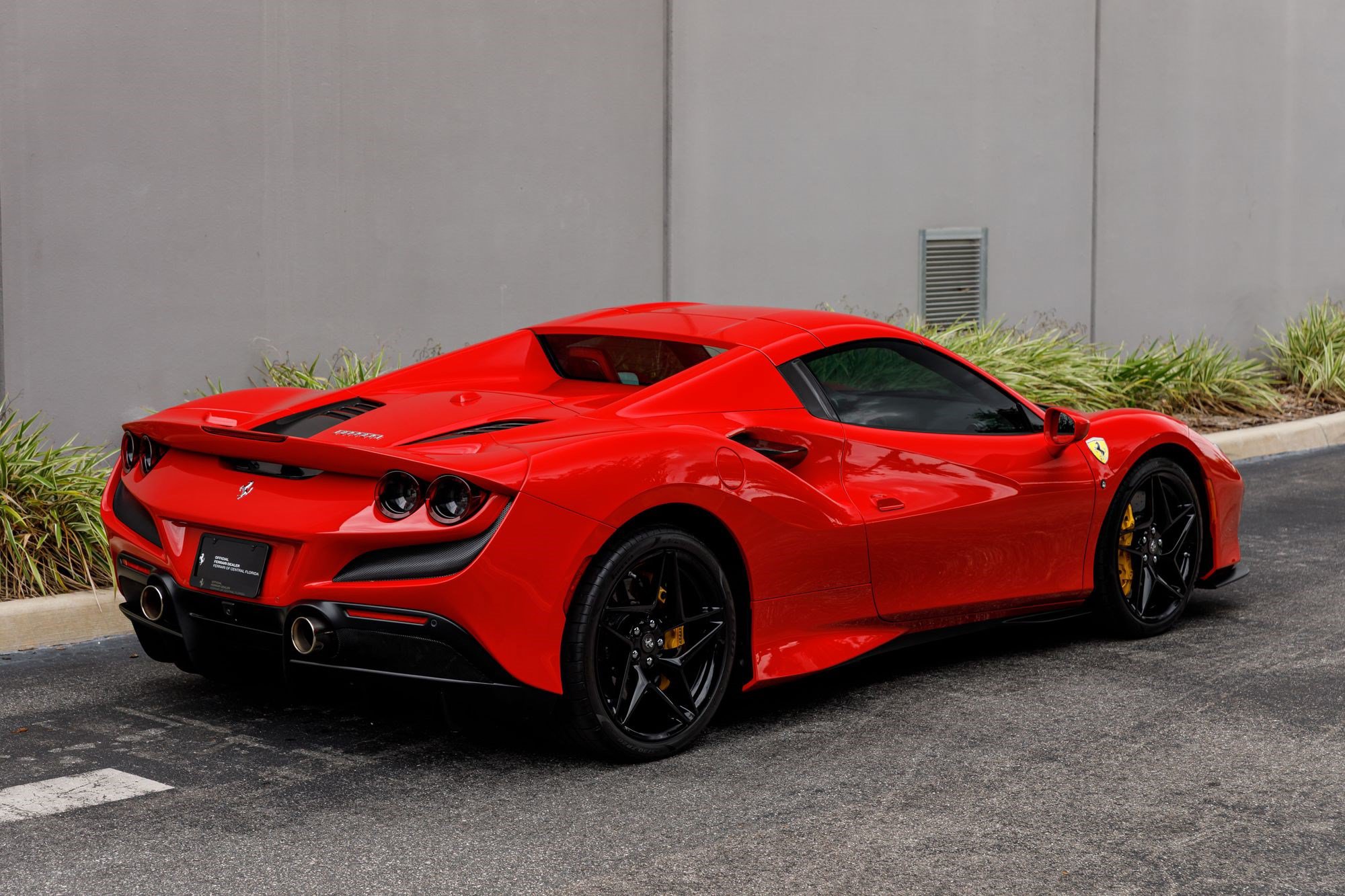 Used 2022 Ferrari F8 Tributo RWD image 5