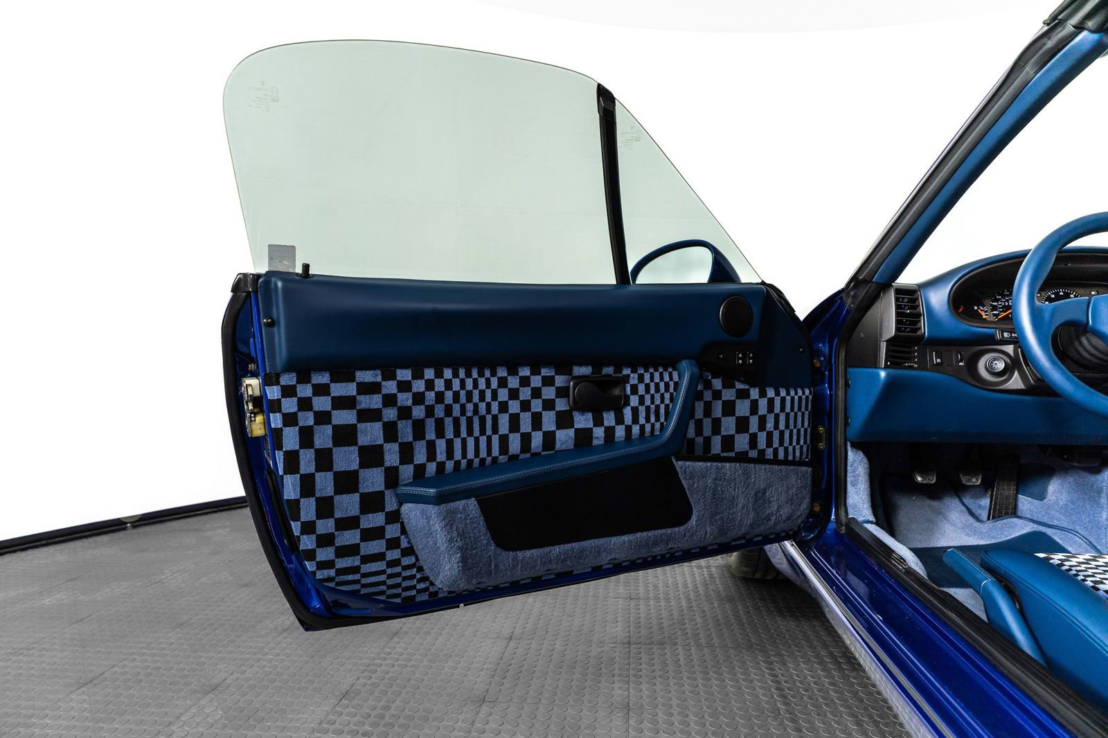 Used 1992 Porsche 968 Cabriolet image 22