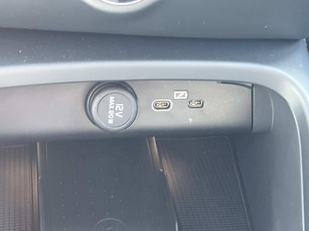 New 2026 Volvo XC40 B5 Ultra w/ Climate Package image 32