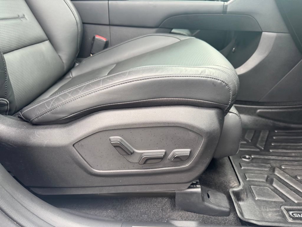 Used 2025 Hyundai Santa Fe Calligraphy AWD/4WD image 17