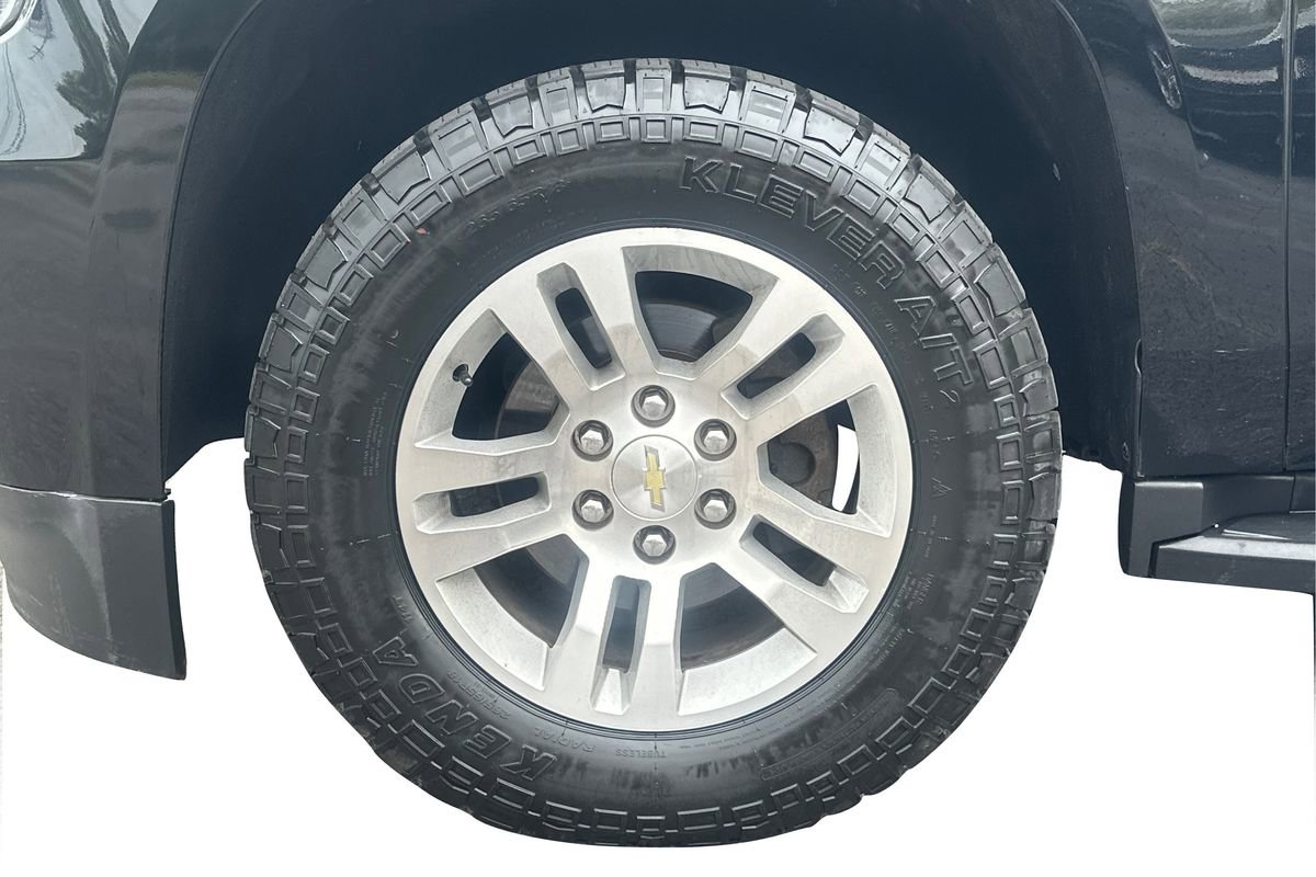 Used 2018 Chevrolet Suburban LT image 26