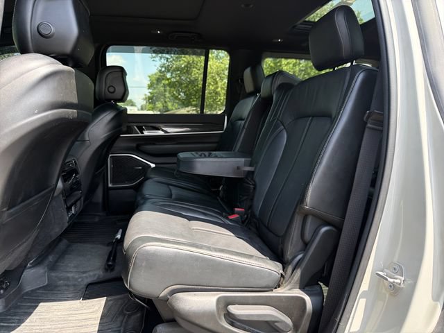 Used 2022 Jeep Wagoneer Series II w/ Premium Group I AWD/4WD image 24