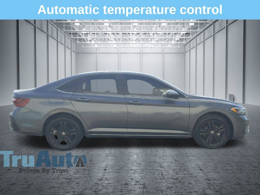 Used 2023 Volkswagen Jetta SE FWD image 8