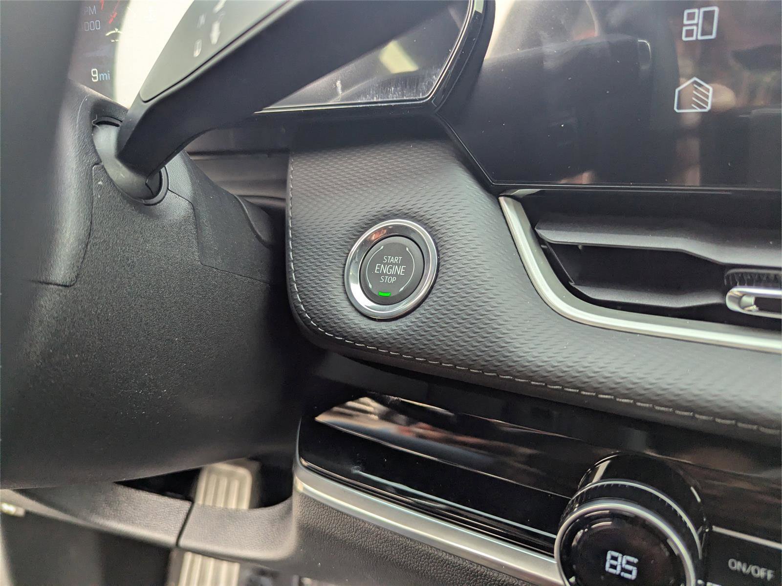 New 2026 Chevrolet Equinox LT w/ Convenience Package II image 19