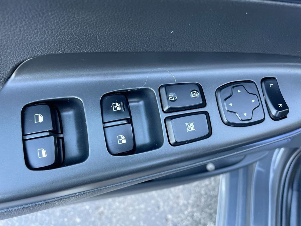 Used 2023 Hyundai Kona N Line image 39