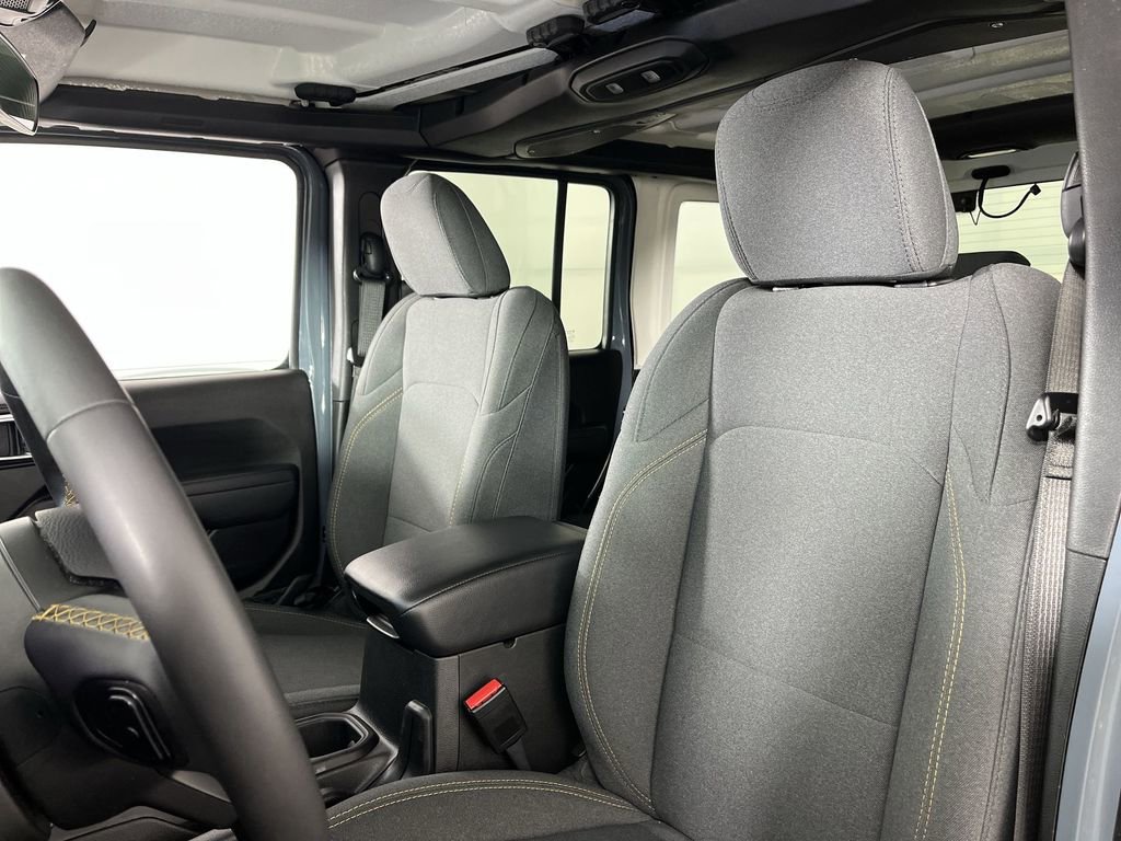 Used 2024 Jeep Wrangler Sport S image 11