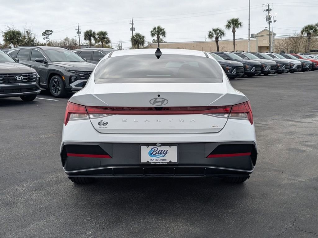 Certified 2025 Hyundai Elantra Limited image 7