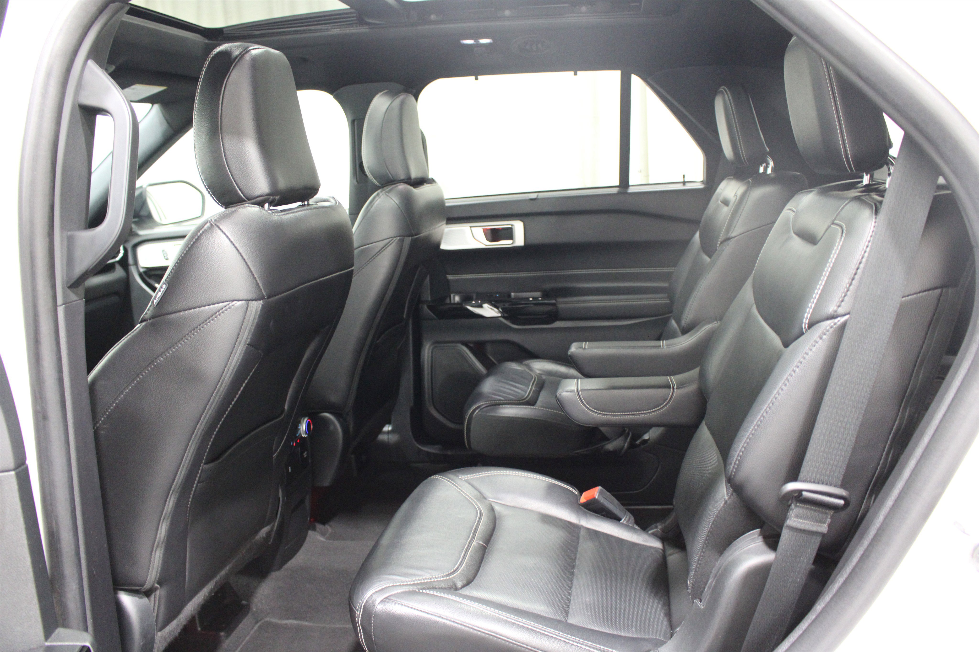 Used 2022 Ford Explorer ST w/ Equipment Group 401A AWD/4WD image 20