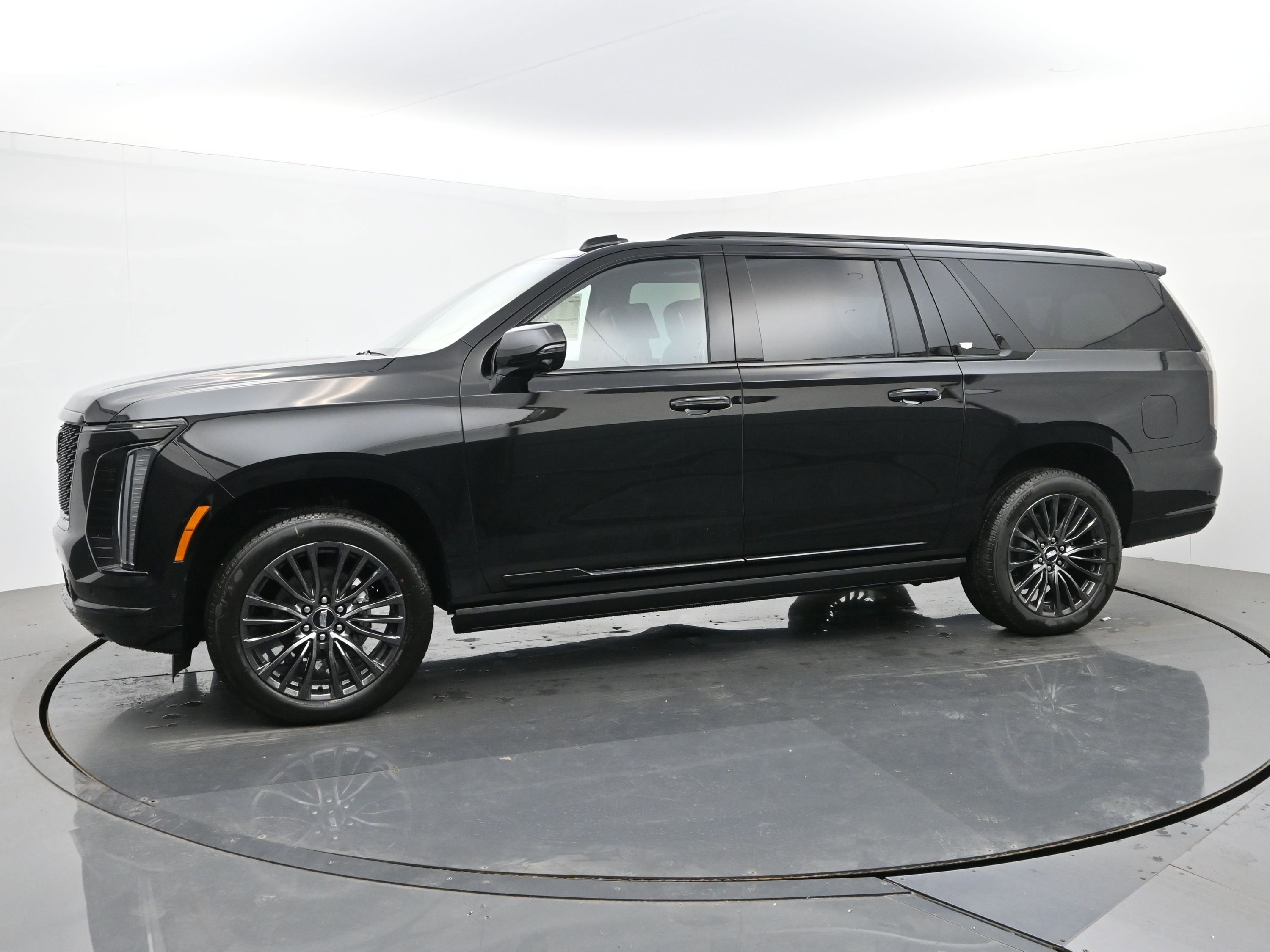 New 2026 Cadillac Escalade ESV Platinum Sport AWD/4WD image 2