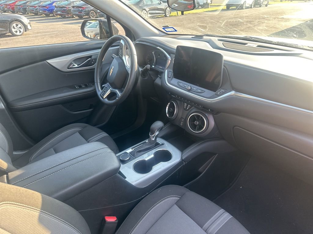 Used 2025 Chevrolet Blazer LT image 26