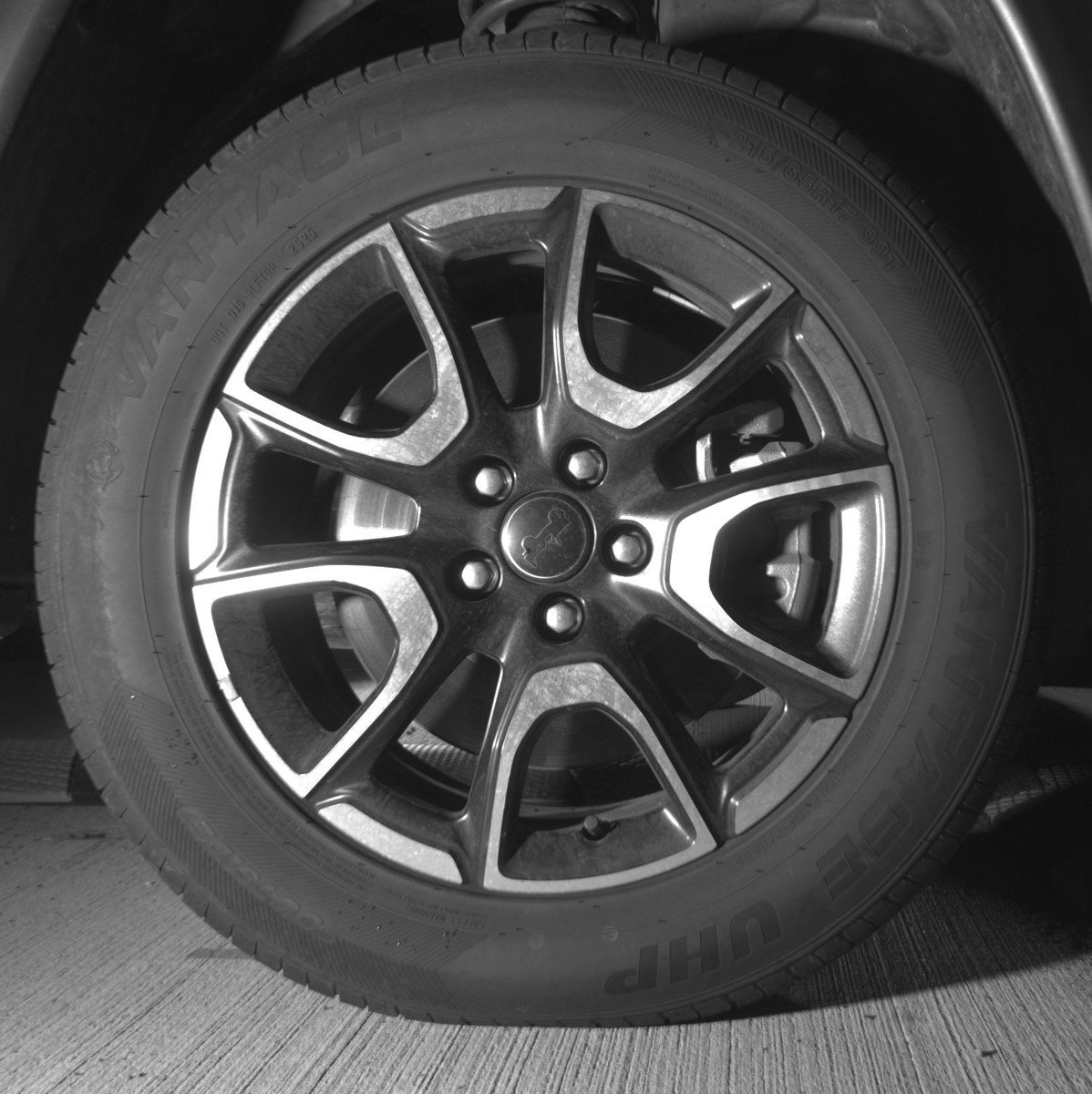 Used 2025 Jeep Compass Trailhawk image 13