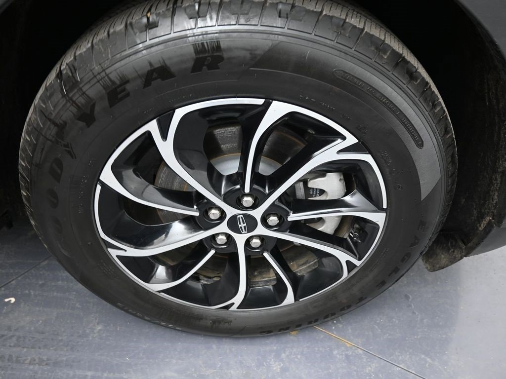 Used 2025 Lincoln Nautilus Premier image 35