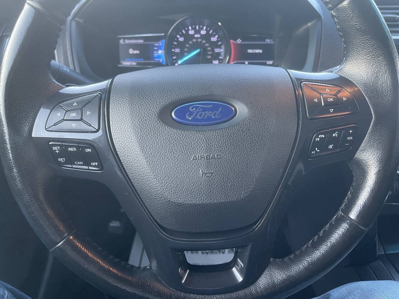 Used 2017 Ford Explorer XLT w/ Equipment Group 202A AWD/4WD image 16
