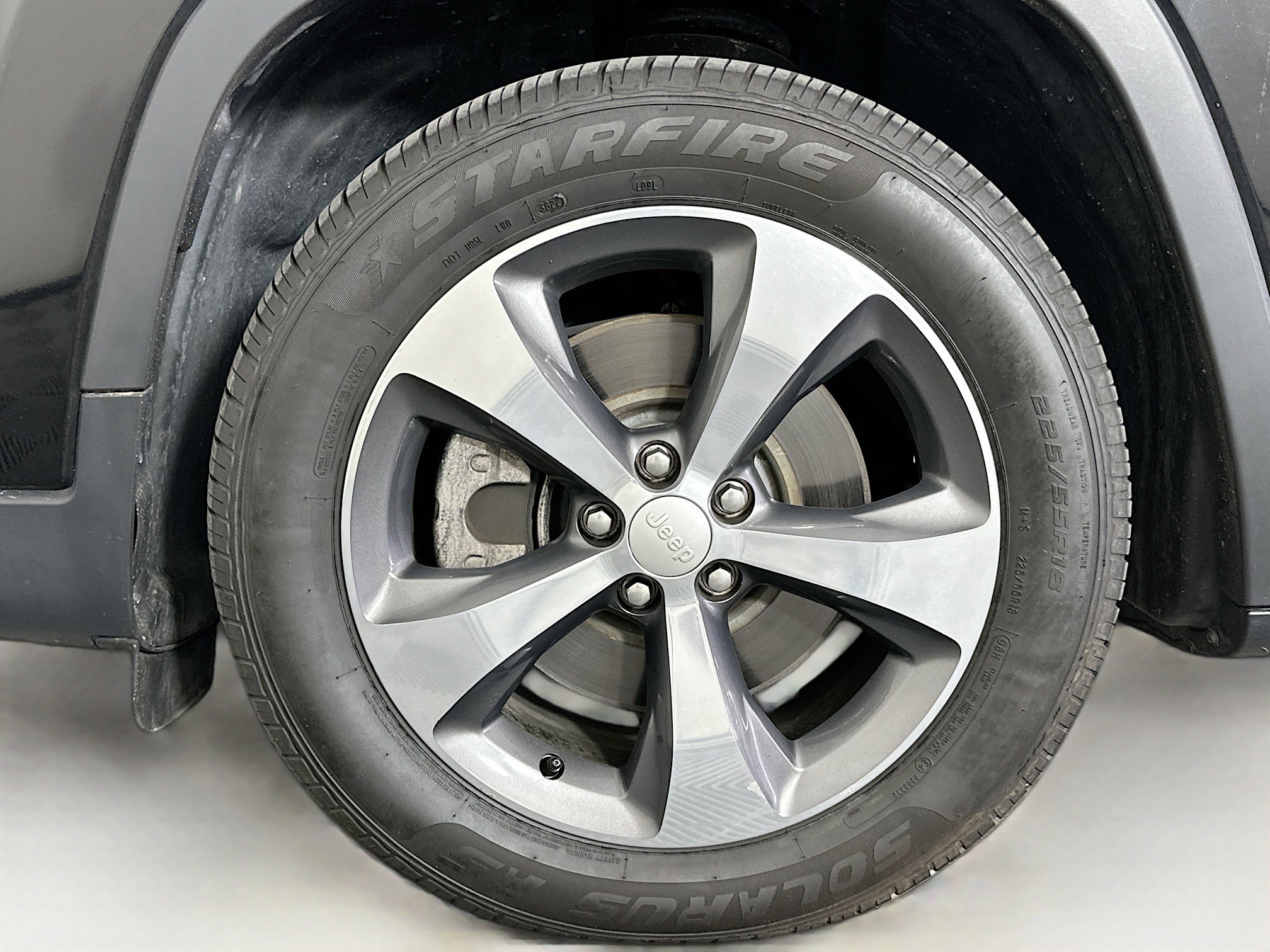 Used 2019 Jeep Cherokee Limited FWD image 11
