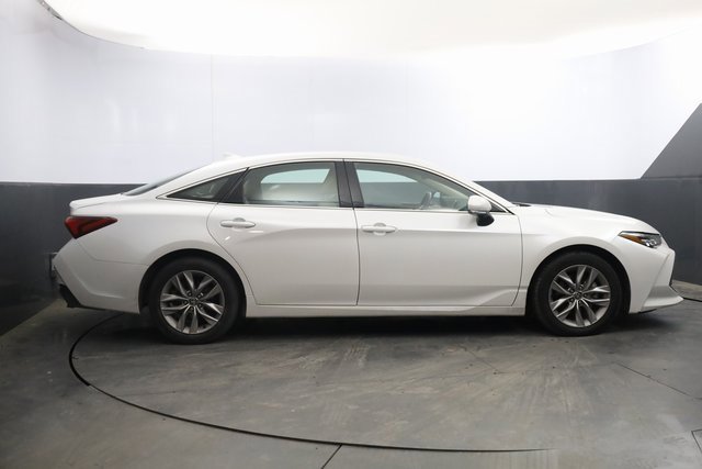 Used 2021 Toyota Avalon XLE w/ Carpet Mat Package (TMS) image 4