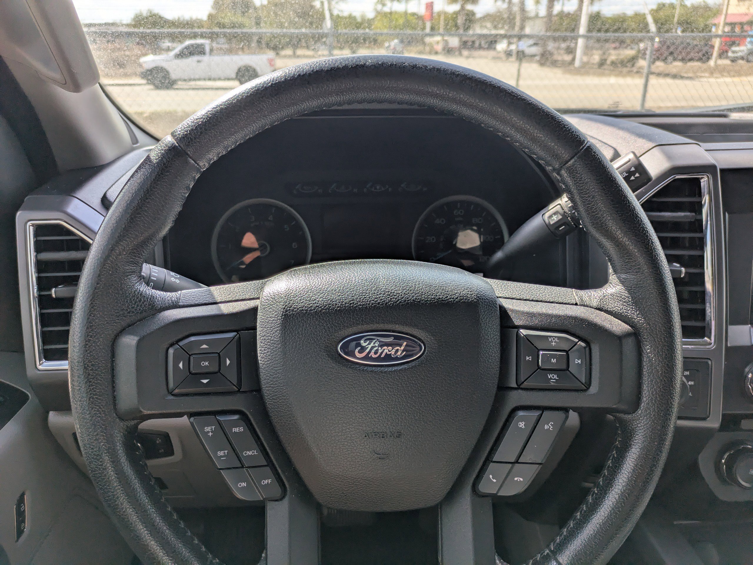 Used 2015 Ford F150 XLT w/ Equipment Group 302A Luxury image 23