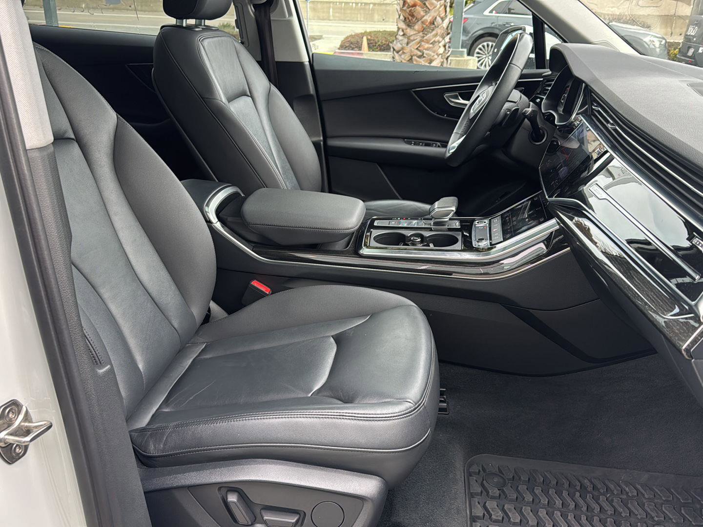 Used 2022 Audi Q7 Premium Plus image 12