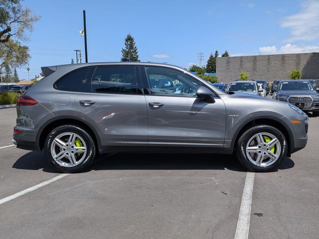 Used 2017 Porsche Cayenne S AWD/4WD image 4