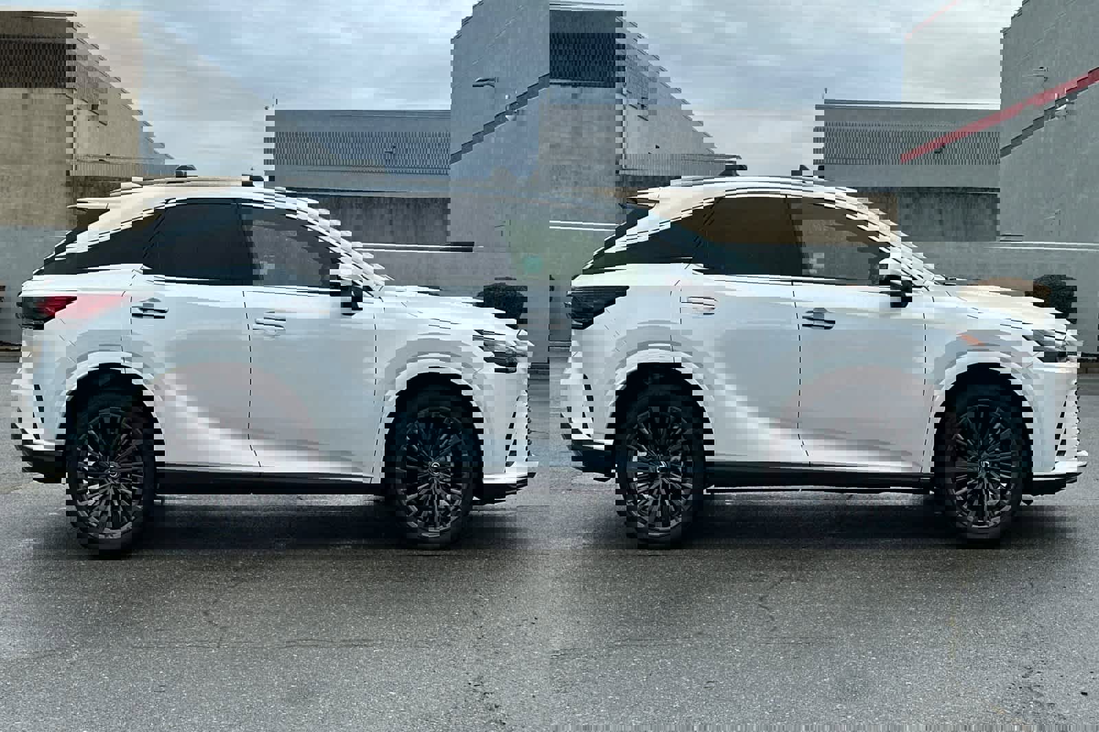 Used 2025 Lexus RX 350h w/ Convenience Package image 6