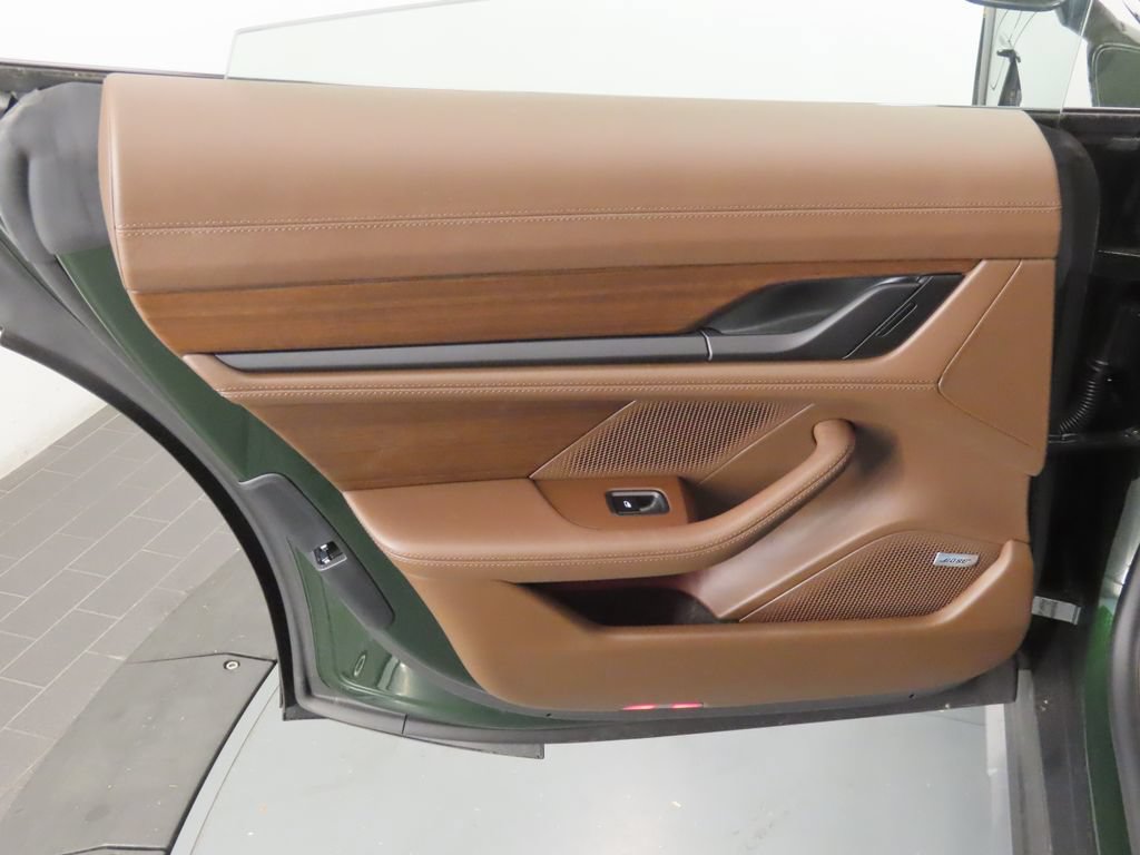 New 2026 Porsche Taycan 4S AWD/4WD image 46