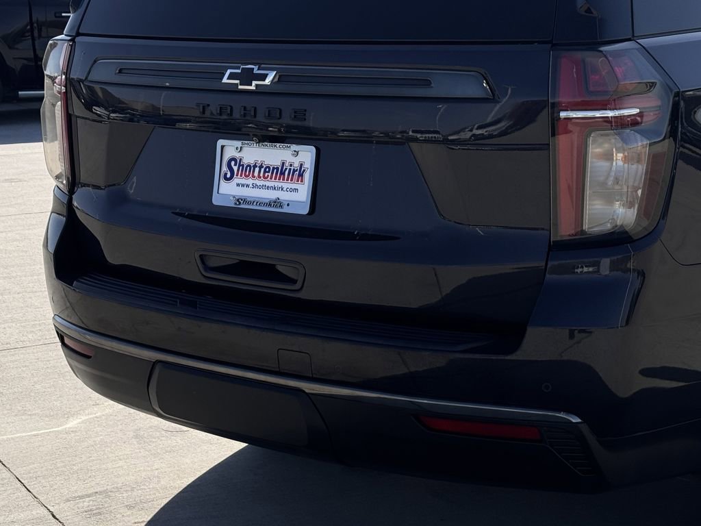 Used 2022 Chevrolet Tahoe Z71 w/ Luxury Package AWD/4WD image 6