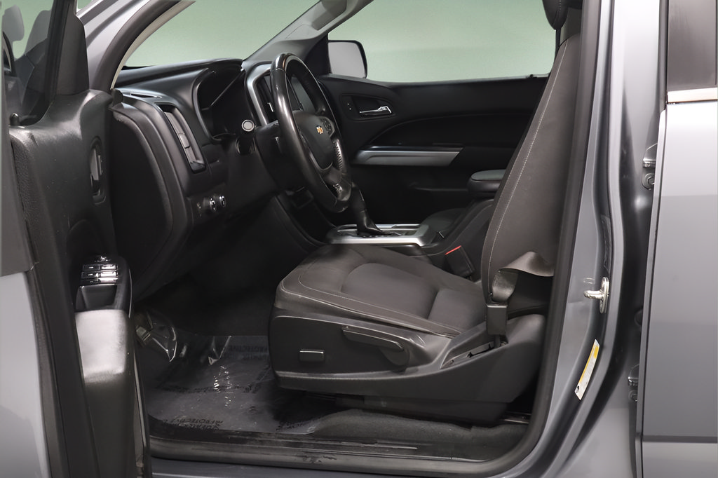 Used 2020 Chevrolet Colorado LT w/ Safety Package AWD/4WD image 16