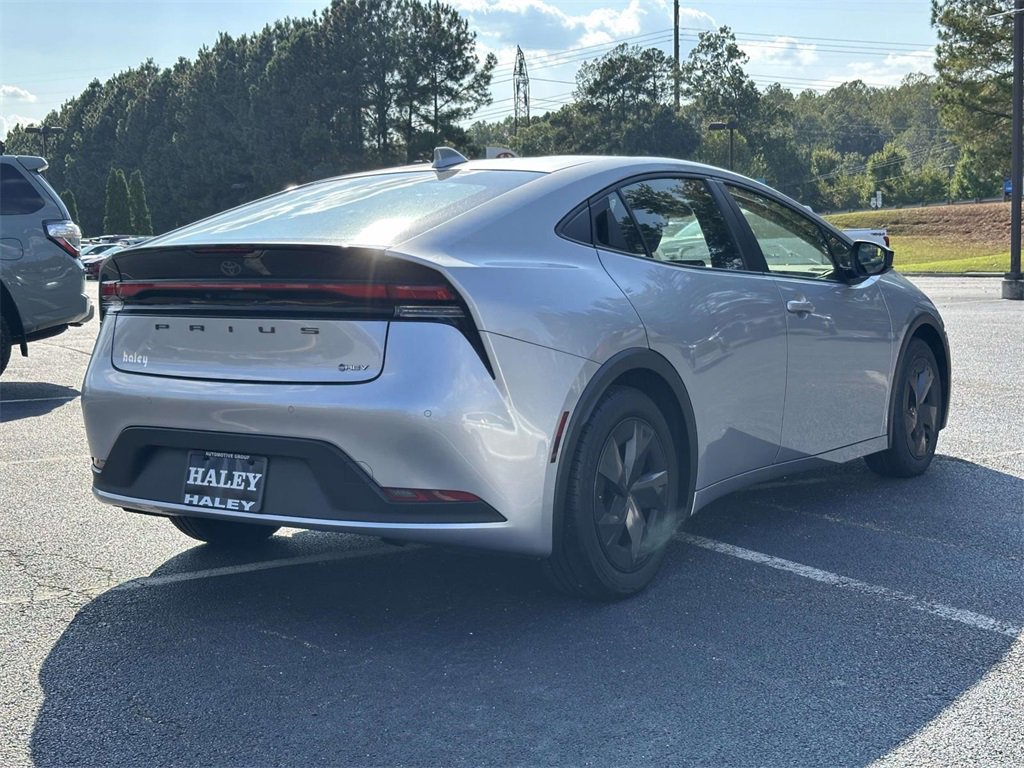 Used 2024 Toyota Prius LE image 20