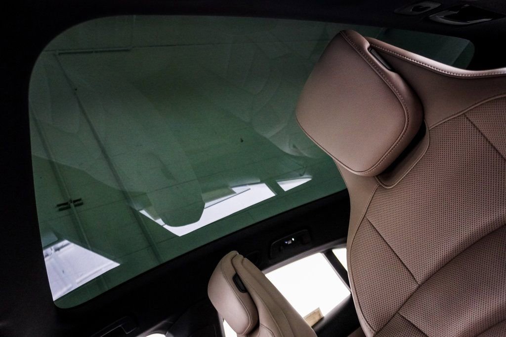 Used 2022 Porsche Taycan 4 Cross Turismo image 20