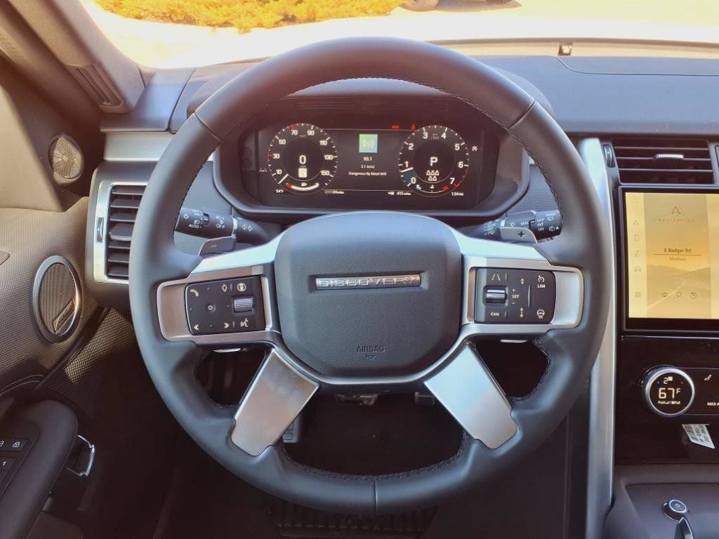 New 2025 Land Rover Discovery Dynamic SE AWD/4WD image 7