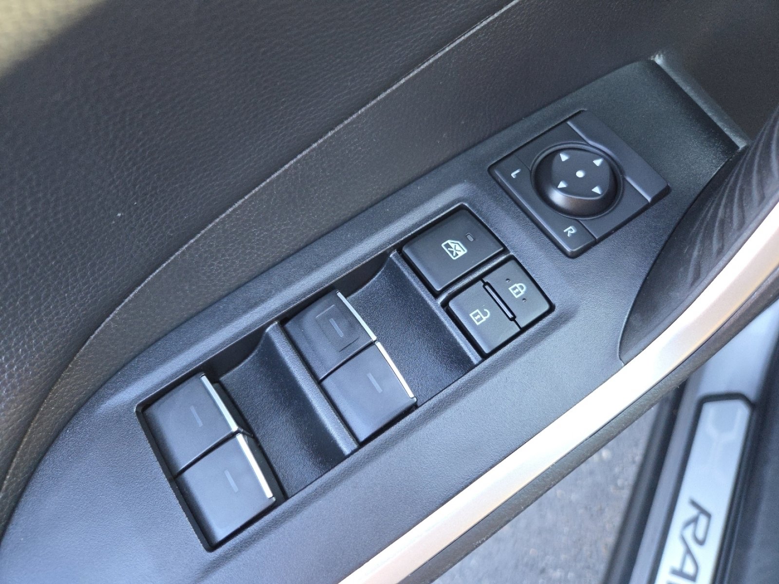 Used 2024 Toyota RAV4 XSE w/ Weather Package image 29