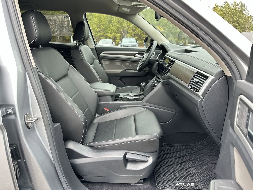 Used 2023 Volkswagen Atlas SE image 25