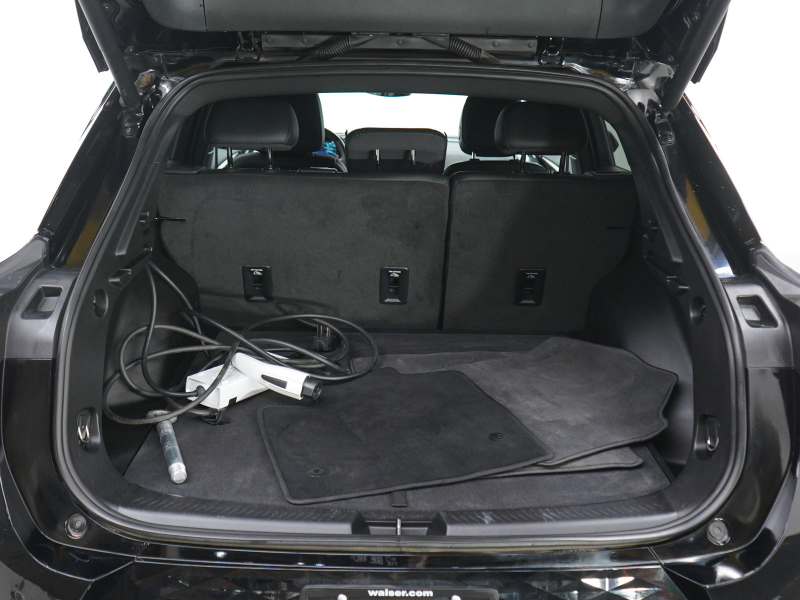 Used 2024 Chevrolet Equinox EV RS FWD image 17
