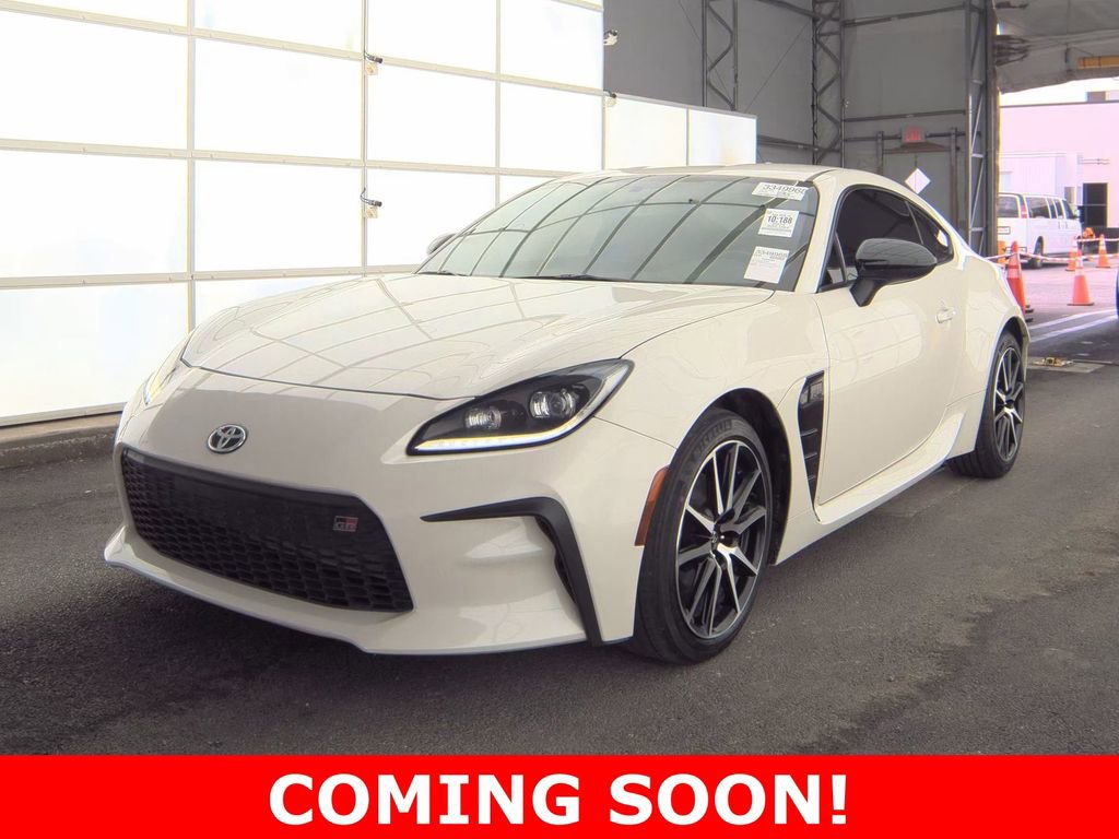 Used 2024 Toyota GR86 image 1