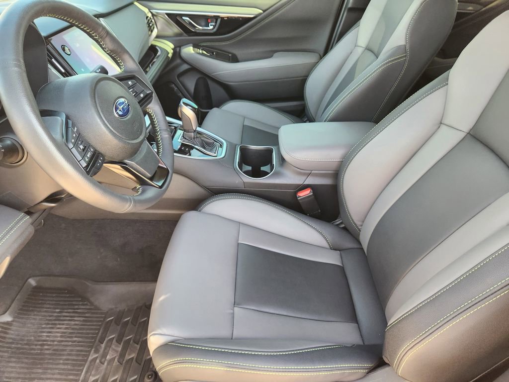 Used 2025 Subaru Outback Onyx Edition image 14