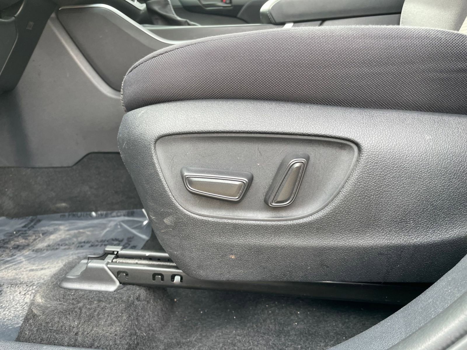 Used 2025 Toyota Highlander LE image 22