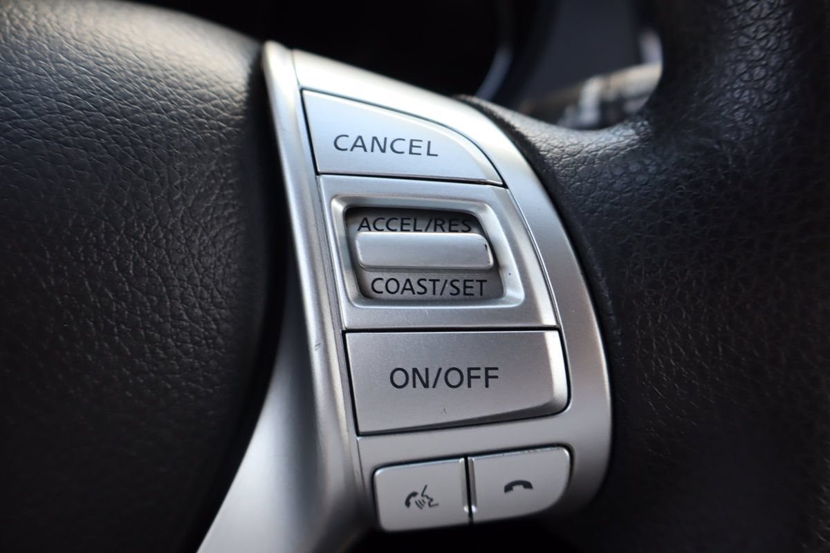 Used 2015 Nissan Rogue S AWD/4WD image 30