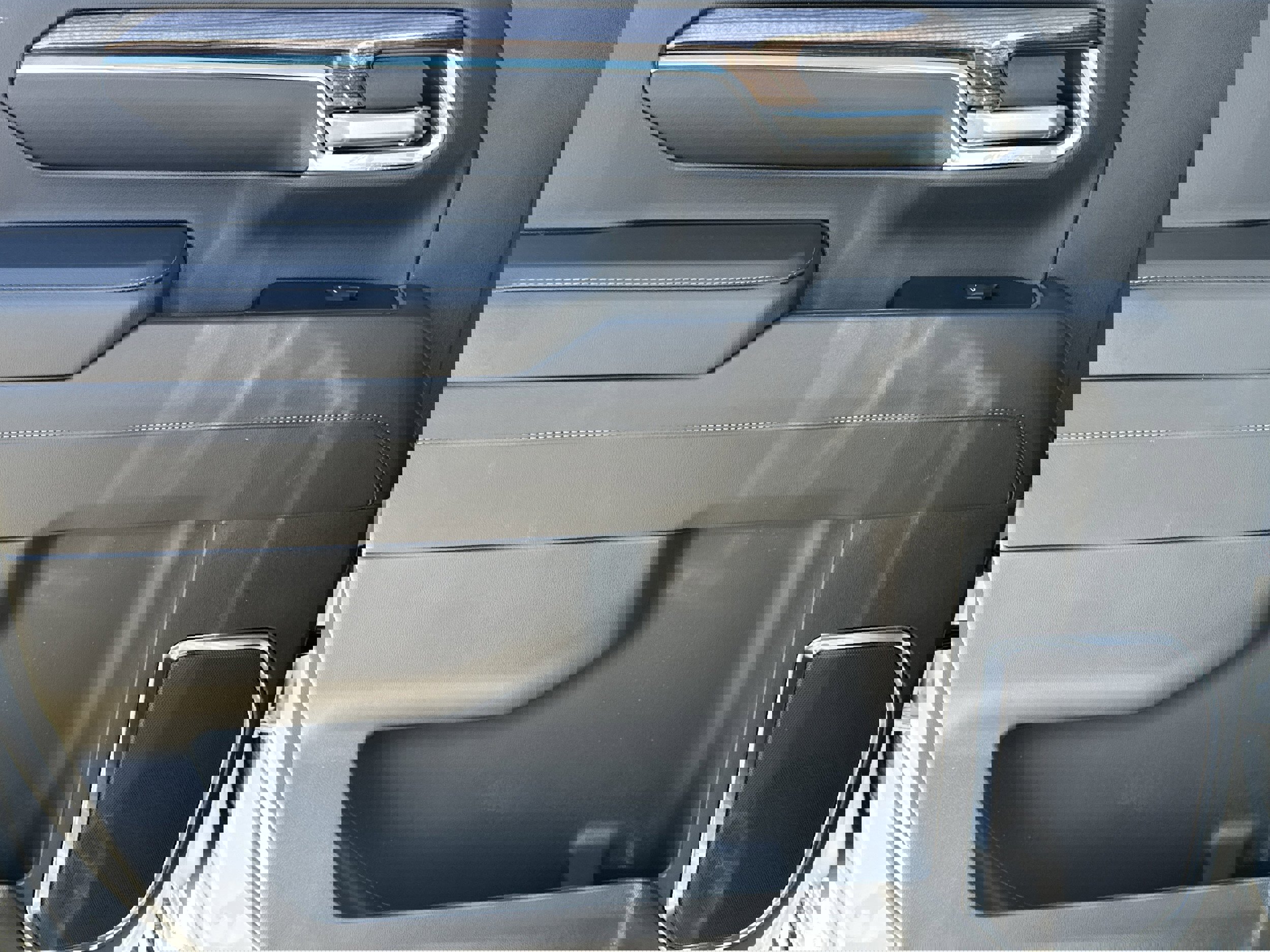 Used 2024 Chevrolet Silverado 3500 LT w/ Convenience Package image 21