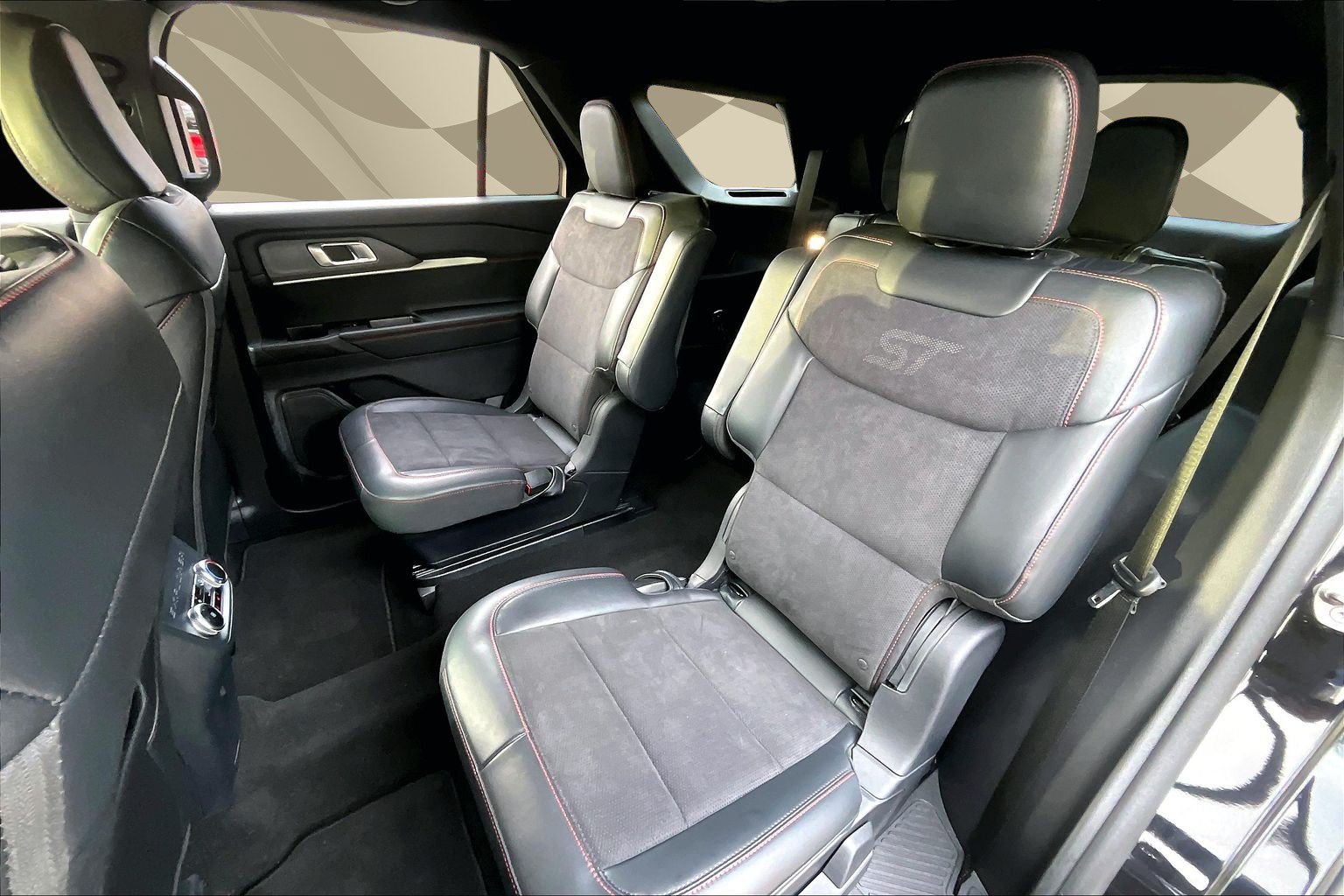 Used 2025 Ford Explorer ST AWD/4WD image 26