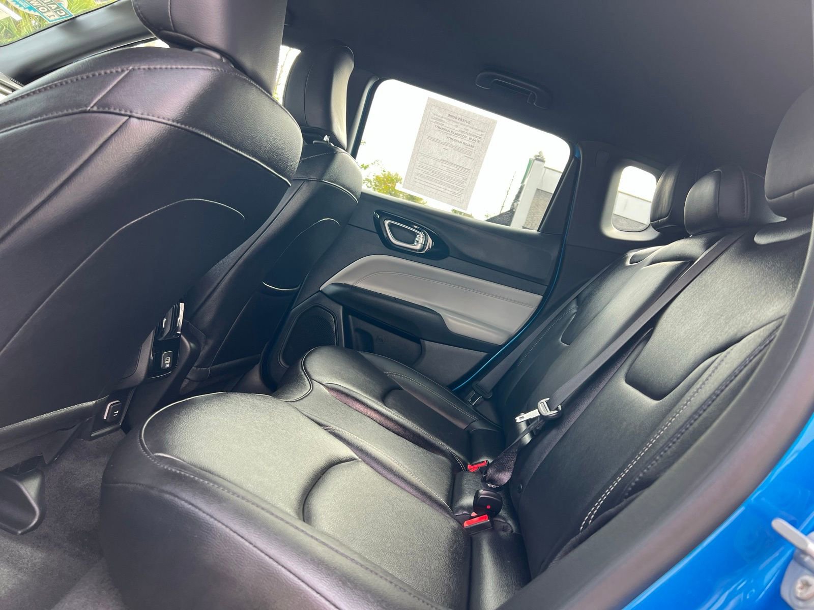 Used 2025 Jeep Compass Limited image 43