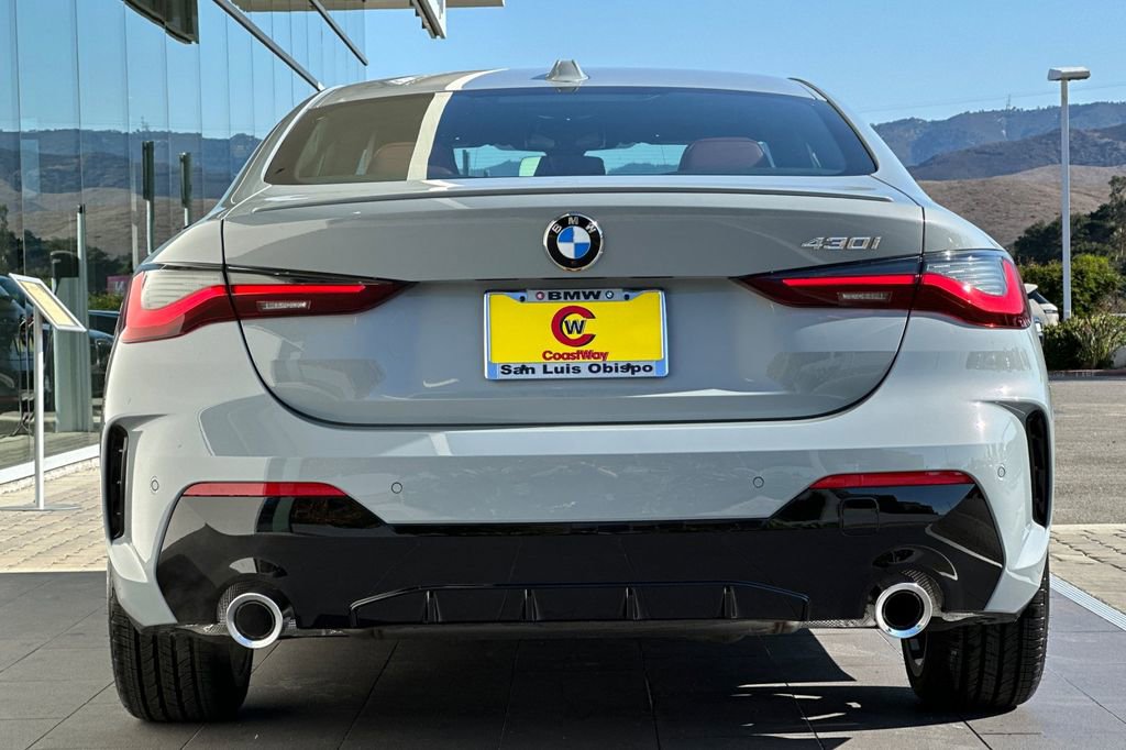 New 2026 BMW 430i Coupe w/ M Sport Package image 4