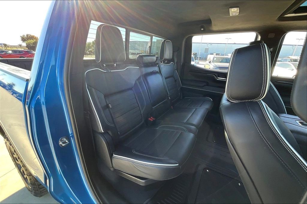 Used 2022 GMC Sierra 1500 AT4X image 36